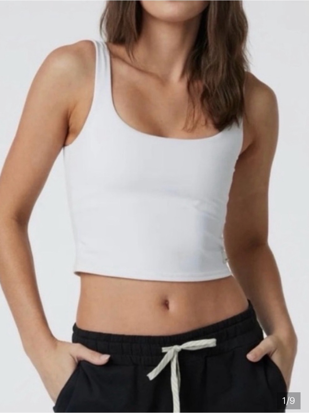 Vuori Daily Crop Tank Medium Workout Gym Streetwear Athleisure